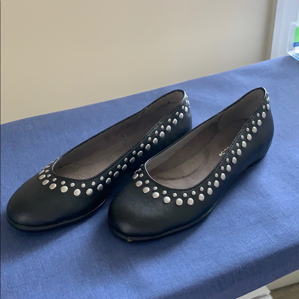 Black studded shoes sz 5 1/2
